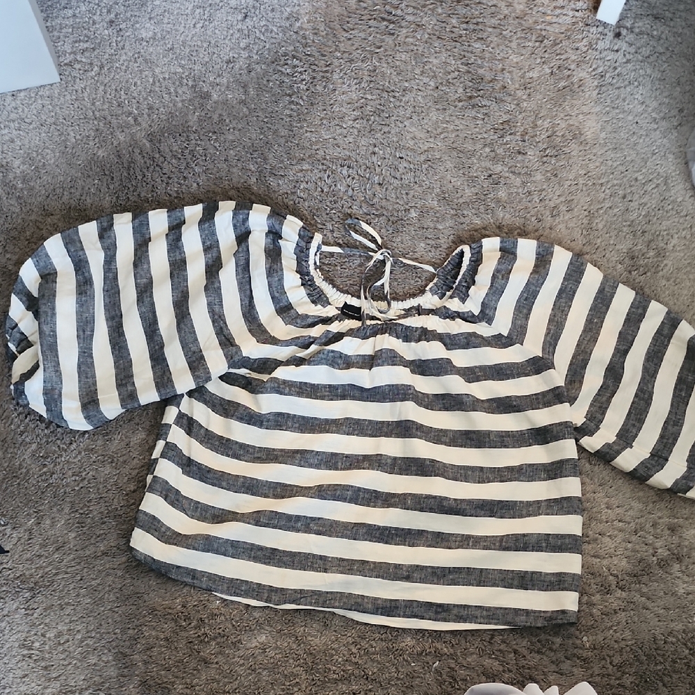 Who What Wear Striped Off-Shoulder Top - White & Black Size L